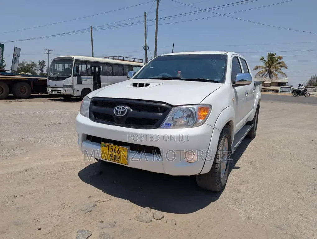 Toyota Hilux 2011 Pearl
