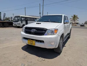 Toyota Hilux 2011 Pearl