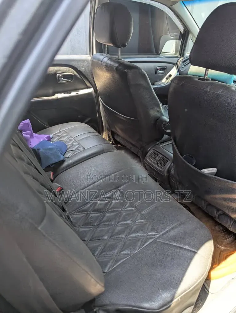 Toyota Hilux 2011 Pearl