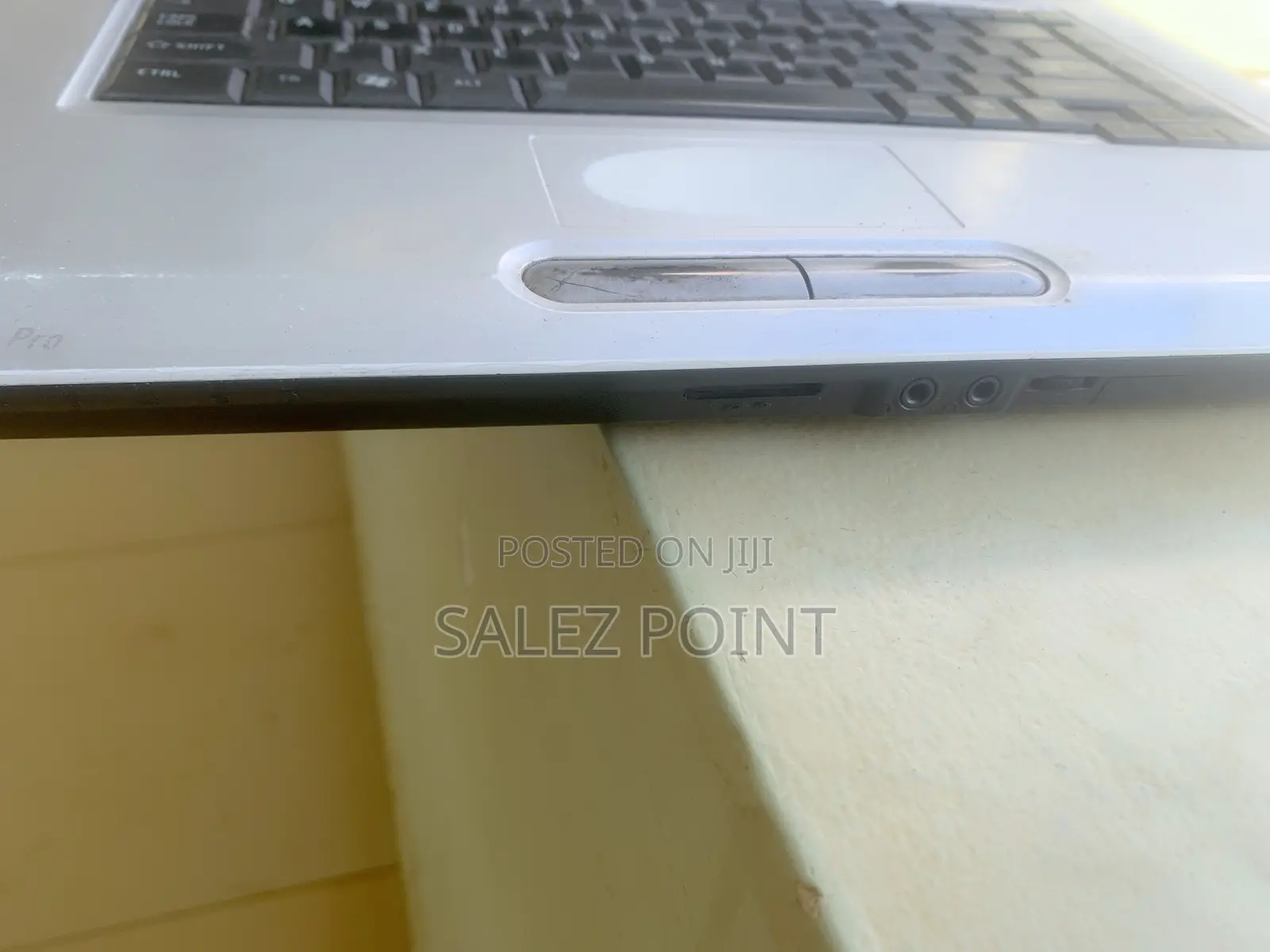 Laptop Toshiba Satellite L450 4GB Intel Core i3 HDD 500GB