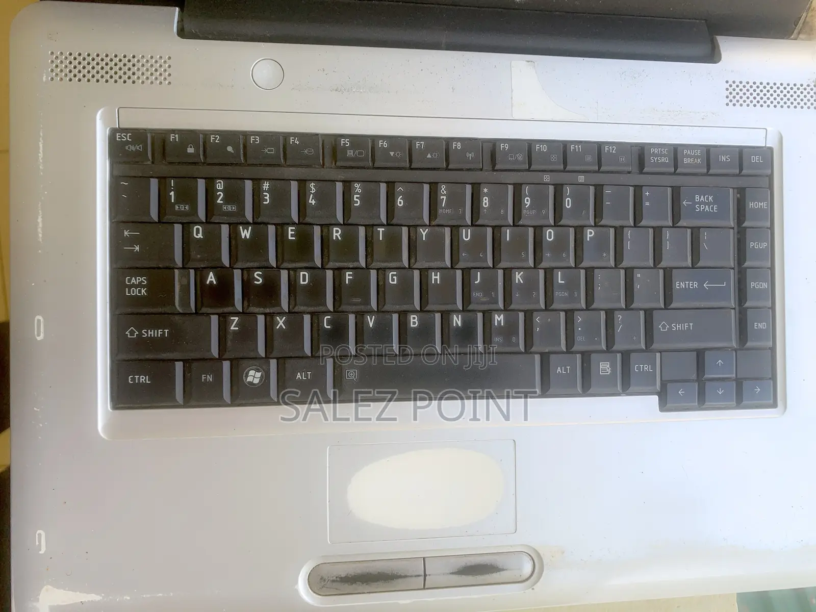 Laptop Toshiba Satellite L450 4GB Intel Core i3 HDD 500GB