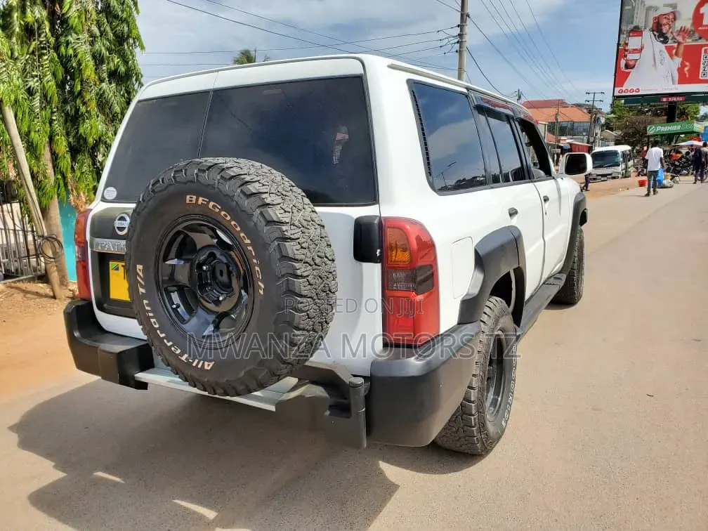 Nissan Patrol 2015 White