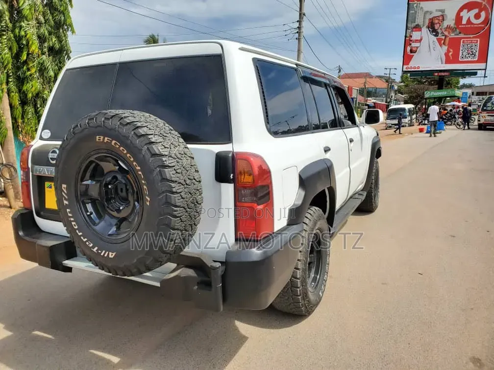 Nissan Patrol 2015 White