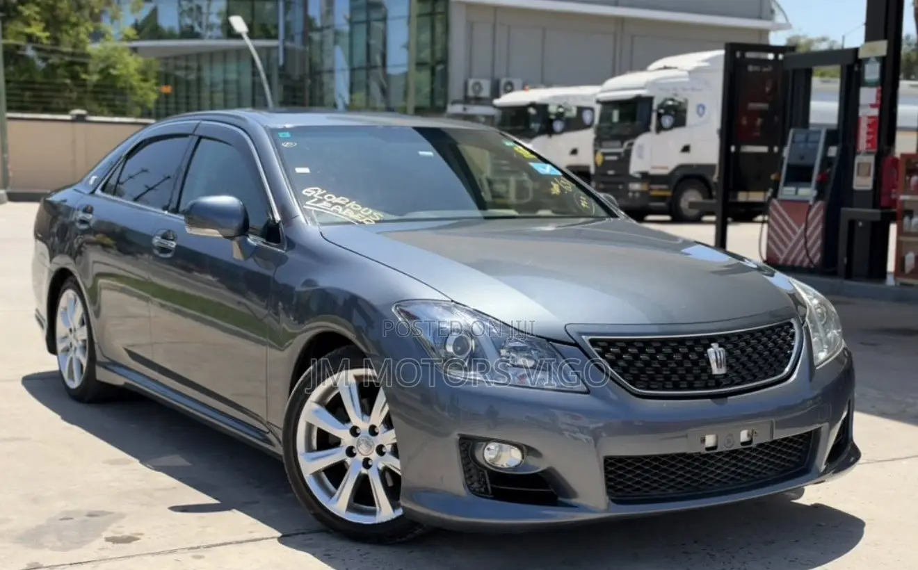 Toyota Crown 2009 Gray