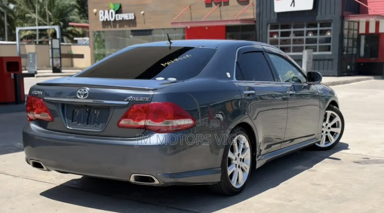 Toyota Crown 2009 Gray