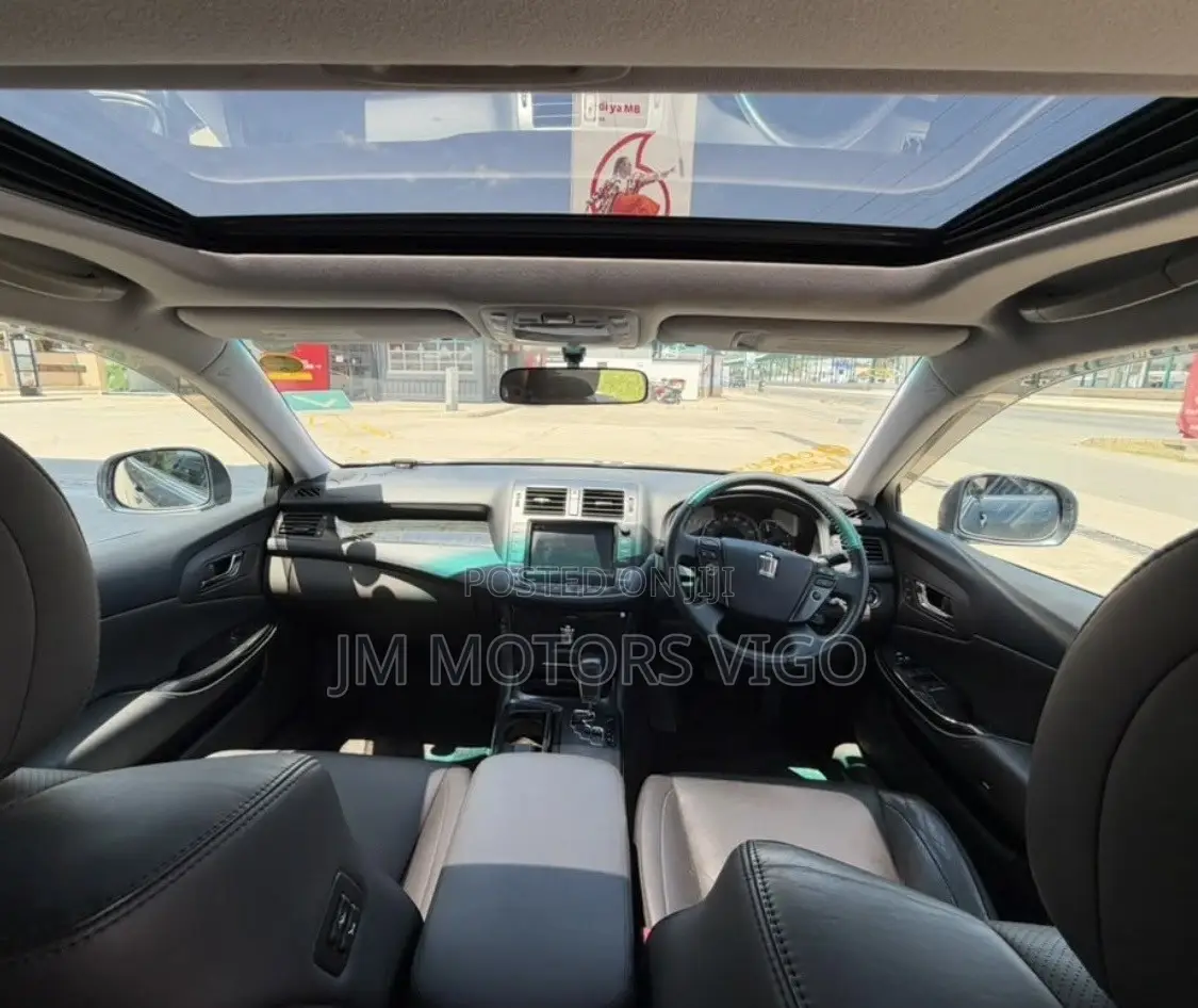 Toyota Crown 2009 Gray