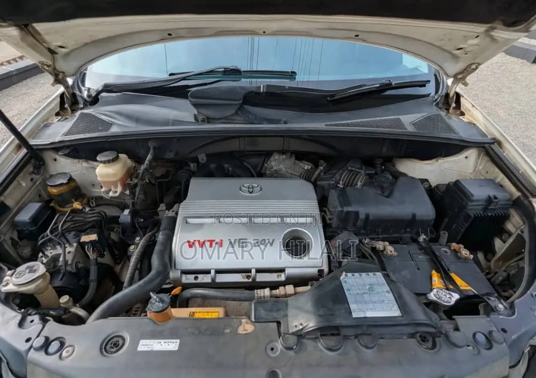 Toyota Harrier 2005 White