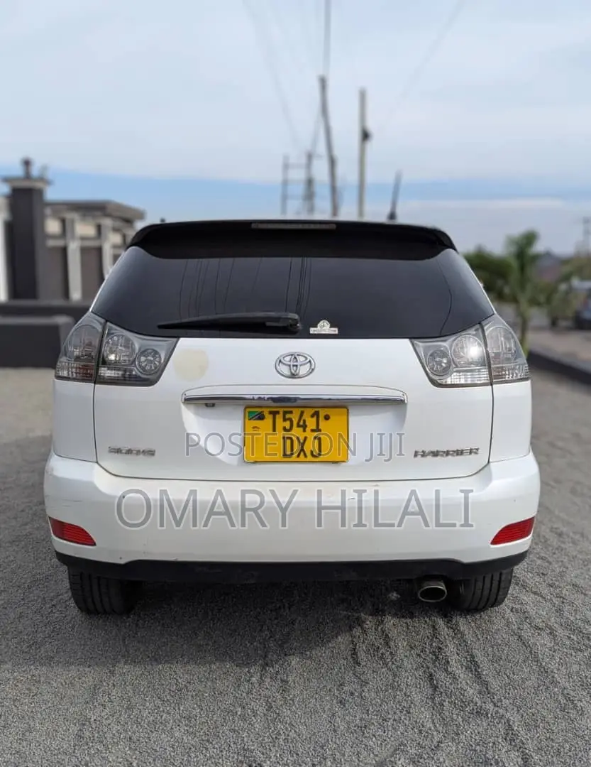 Toyota Harrier 2005 White