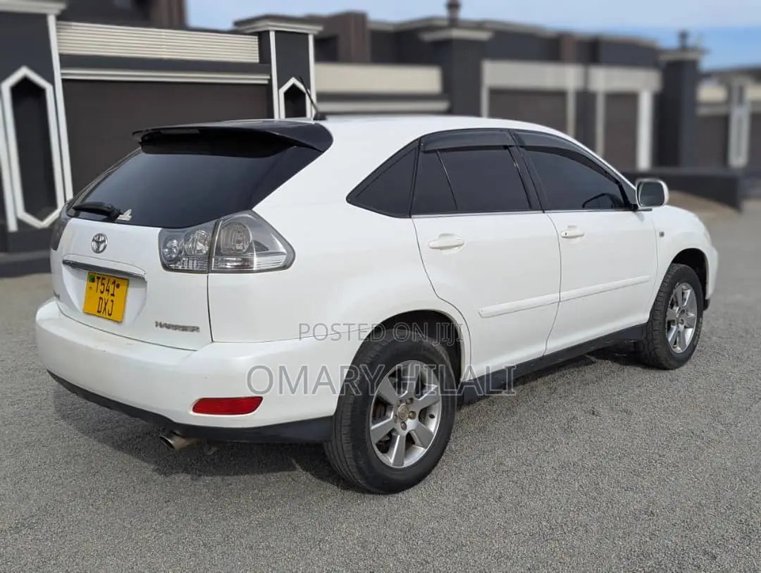 Toyota Harrier 2005 White