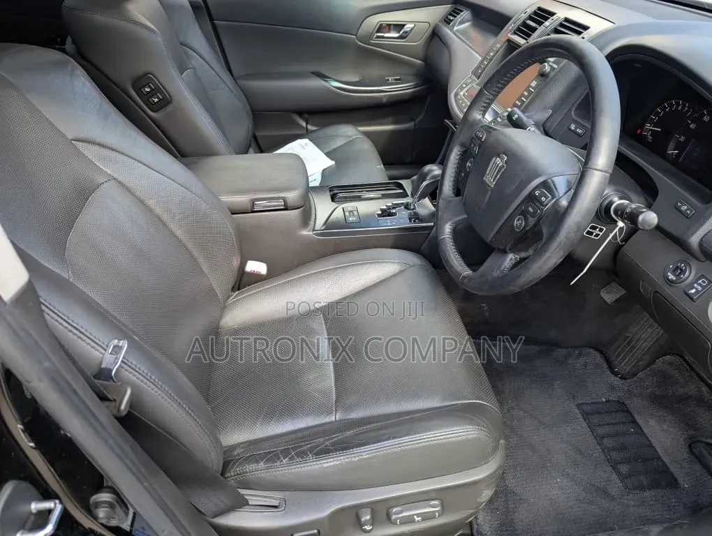 Toyota Crown 2009 Black