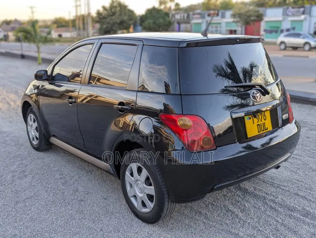 Toyota IST 2005 Black