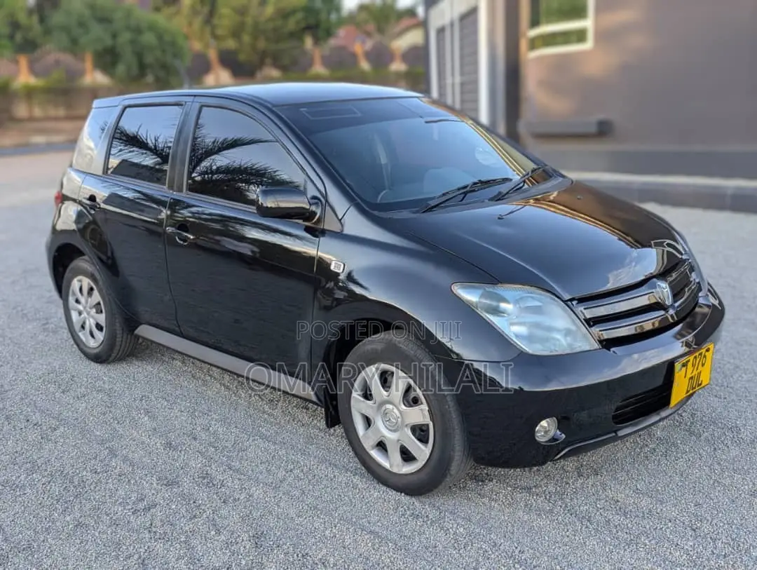 Toyota IST 2005 Black