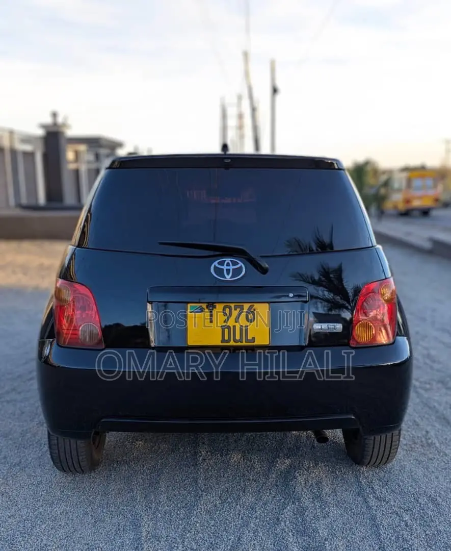 Toyota IST 2005 Black