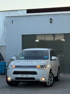 Mitsubishi Outlander 2.0 PHEV AWD 2015 White
