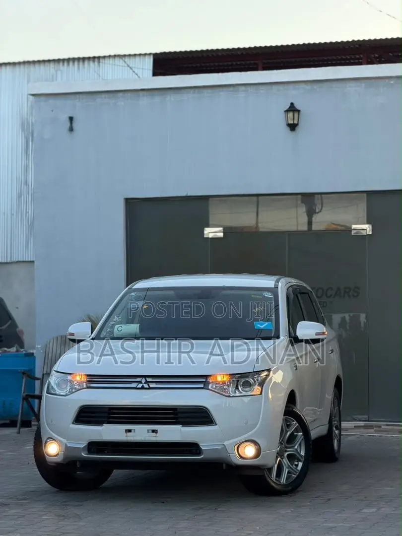 Mitsubishi Outlander 2.0 PHEV AWD 2015 White