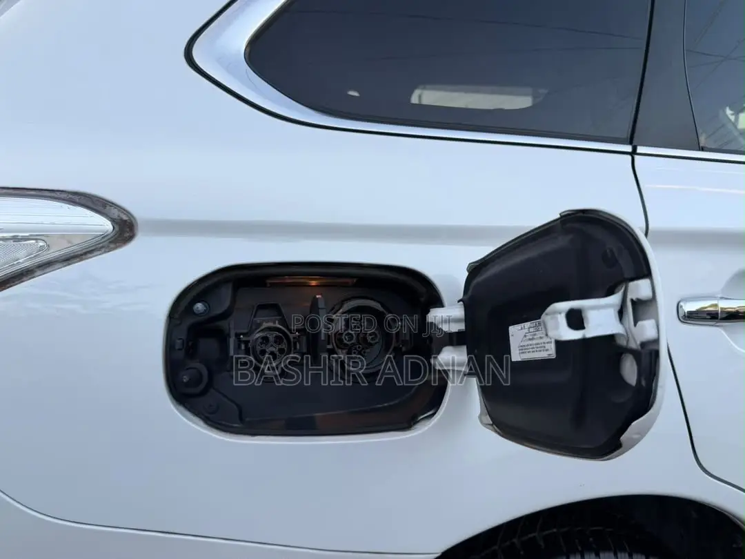 Mitsubishi Outlander 2.0 PHEV AWD 2015 White