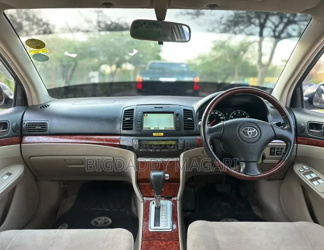 Toyota Premio 2004
