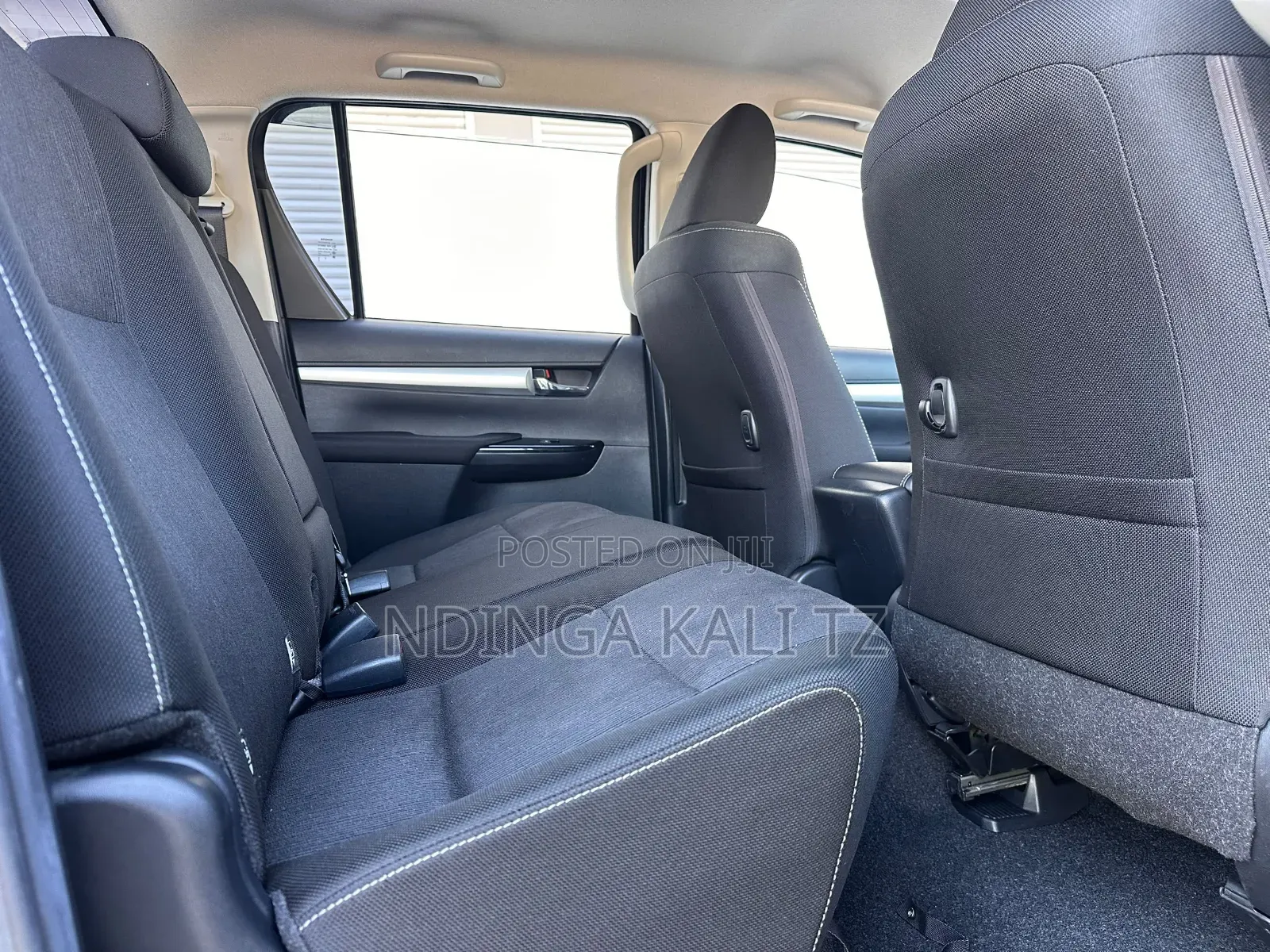 Toyota Hilux 2020 Black