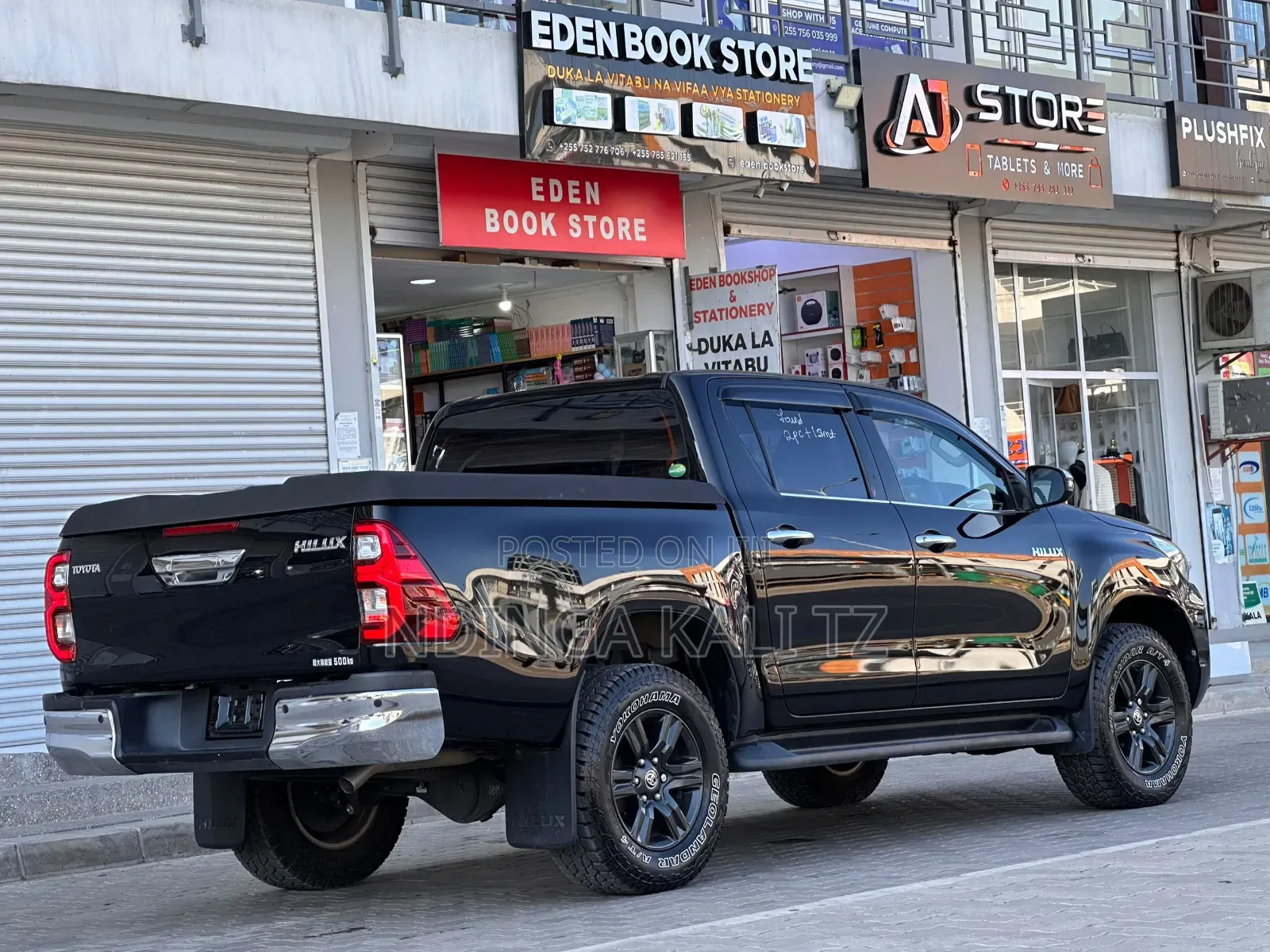Toyota Hilux 2020 Black