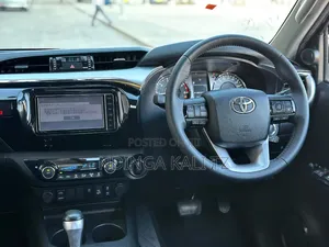 Toyota Hilux 2020 Black
