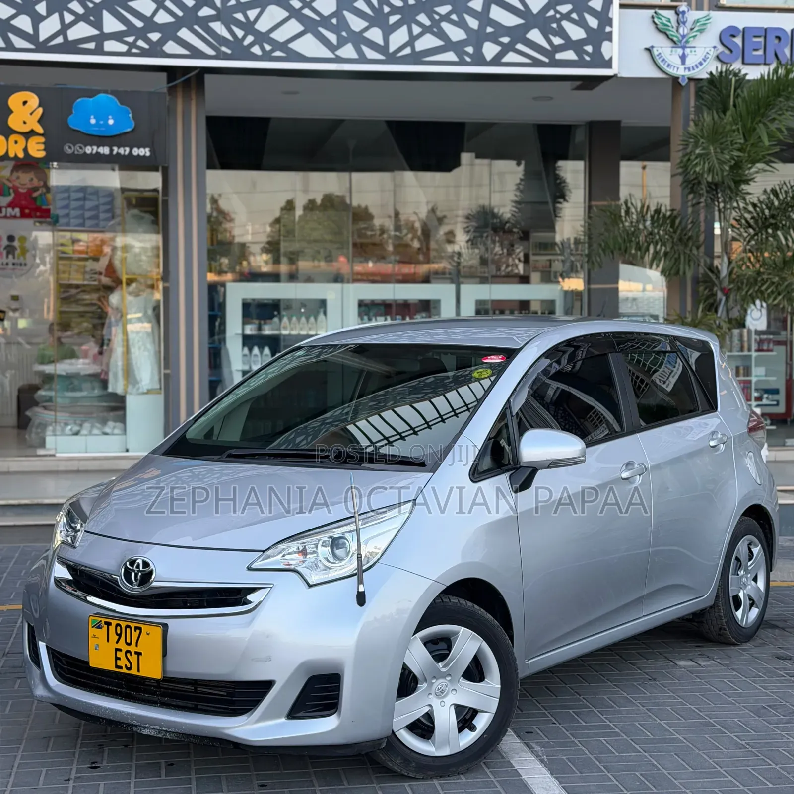 Toyota Ractis 2015 Silver