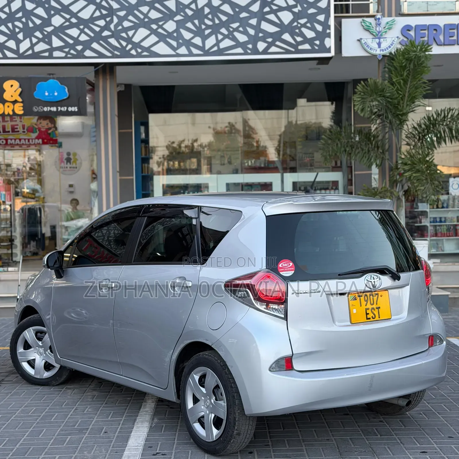 Toyota Ractis 2015 Silver