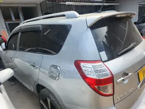 Toyota Vanguard 2008 Silver