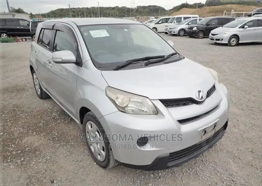 Toyota IST 2008 Silver