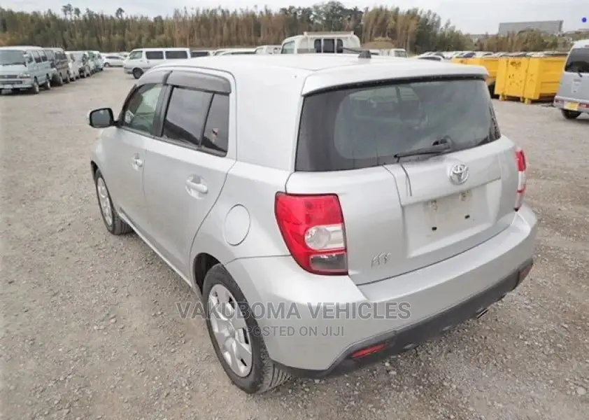 Toyota IST 2008 Silver