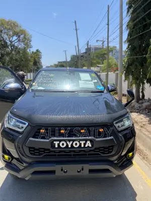 Toyota Hilux 2023 Black