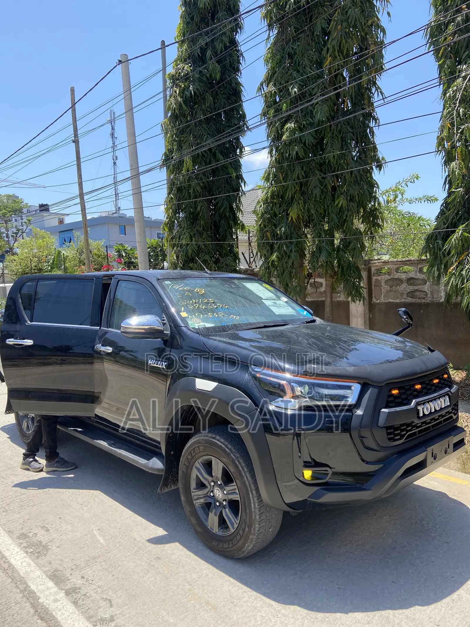 Toyota Hilux 2023 Black