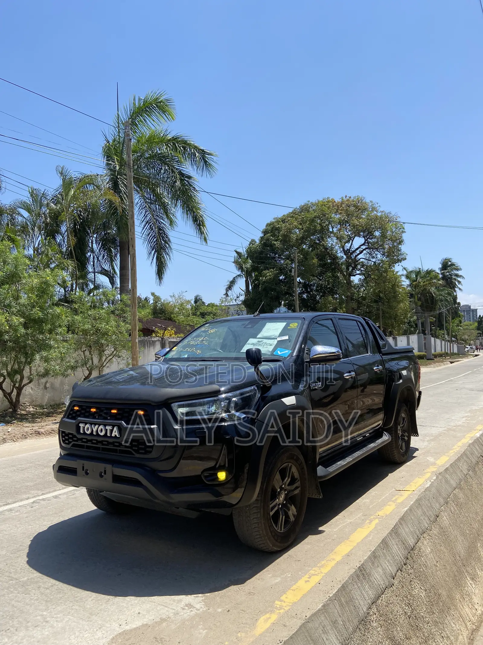 Toyota Hilux 2023 Black
