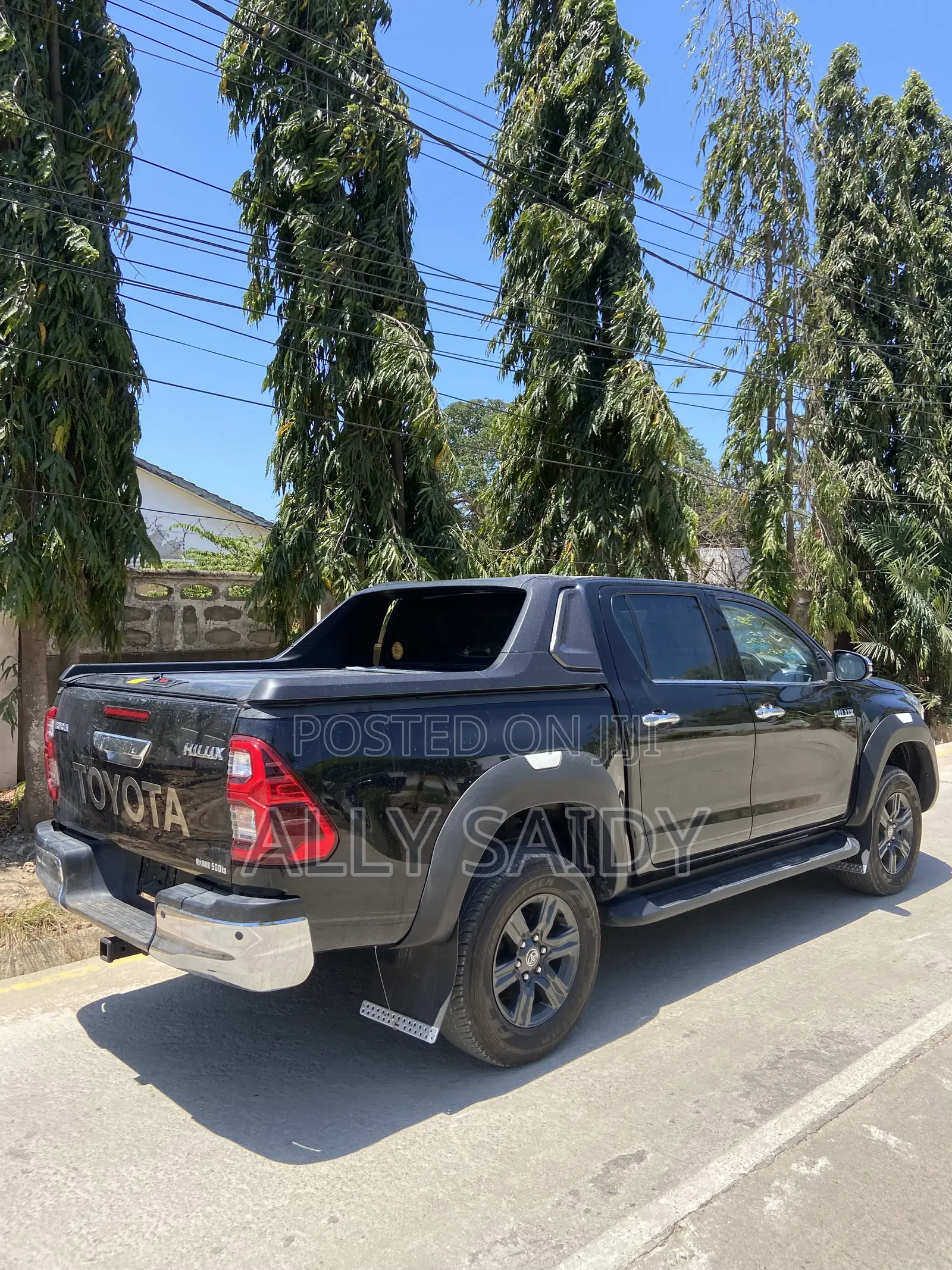 Toyota Hilux 2023 Black