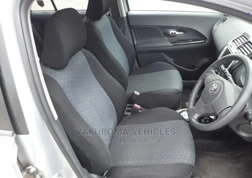 Toyota IST 2008 Silver