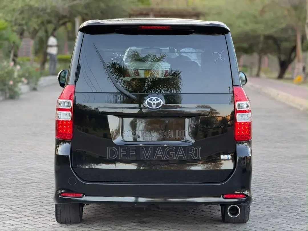 Toyota Noah 2009 Black