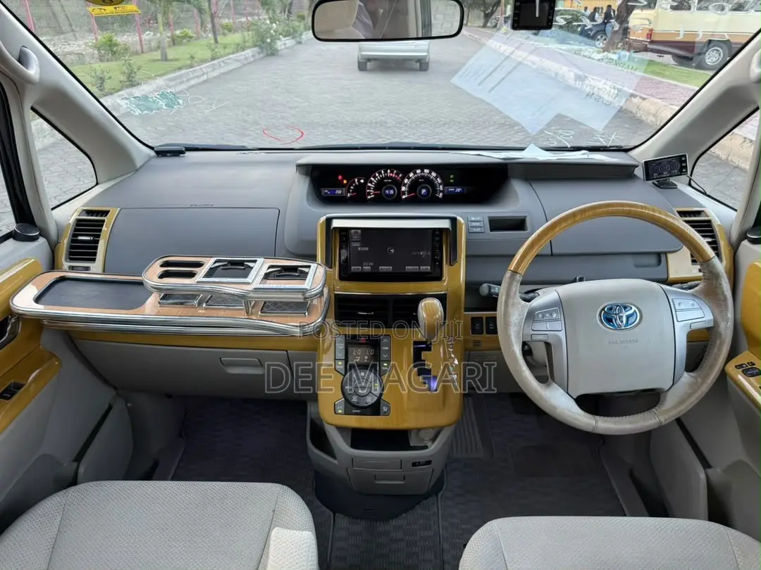 Toyota Noah 2009 Black