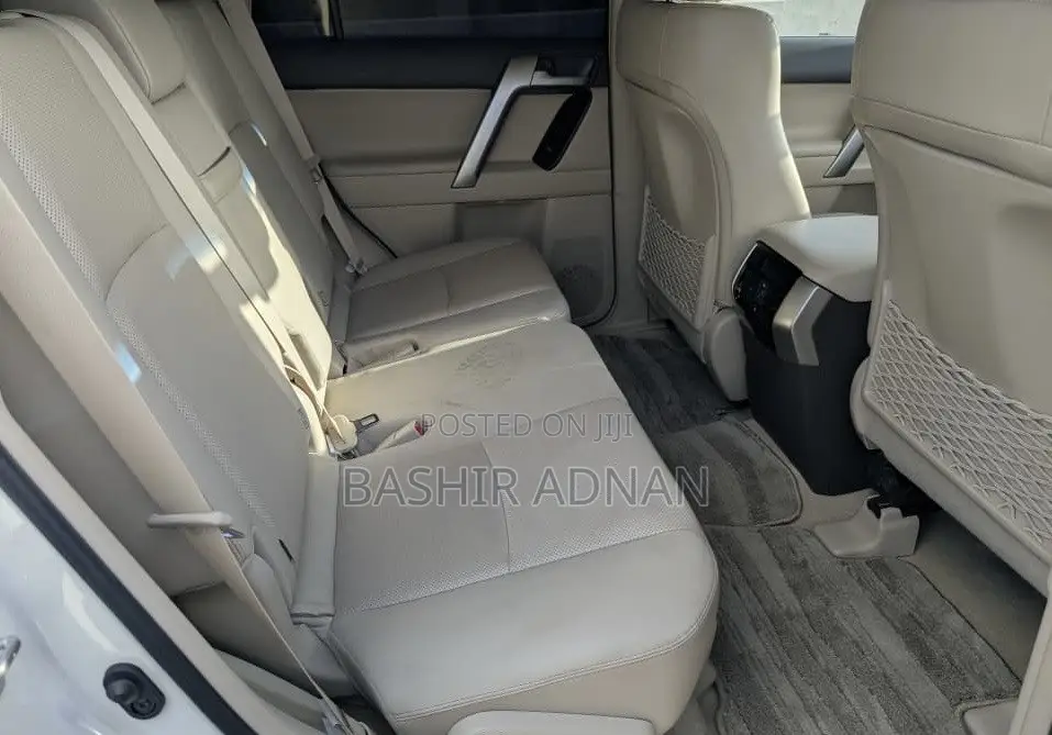 Toyota Land Cruiser Prado 2023 Pearl