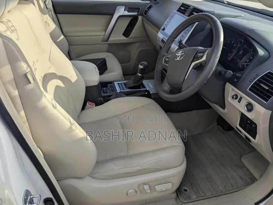 Toyota Land Cruiser Prado 2023 Pearl