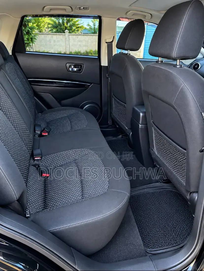 Nissan Dualis 2010 Orange