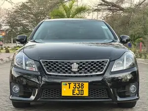 Toyota Crown 2011 Black