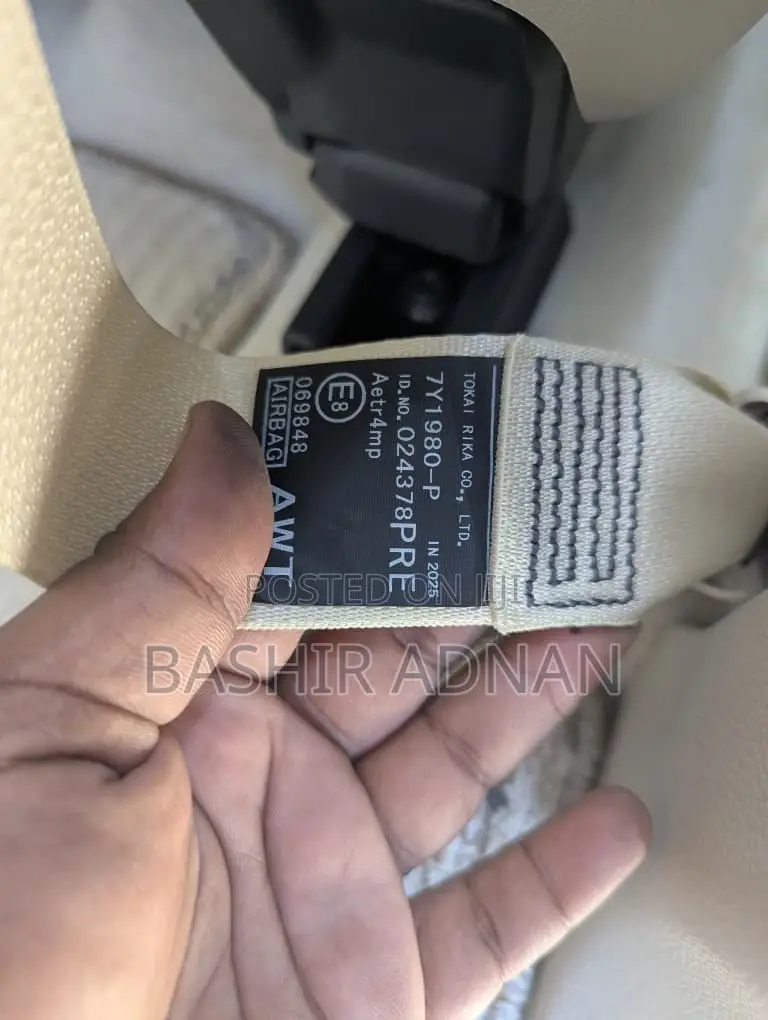 Toyota Land Cruiser LC300 2025 Off white