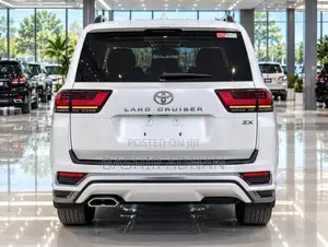 Toyota Land Cruiser LC300 2025 Off white