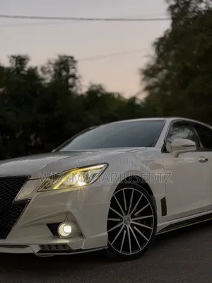 Toyota Crown 2015 Off white