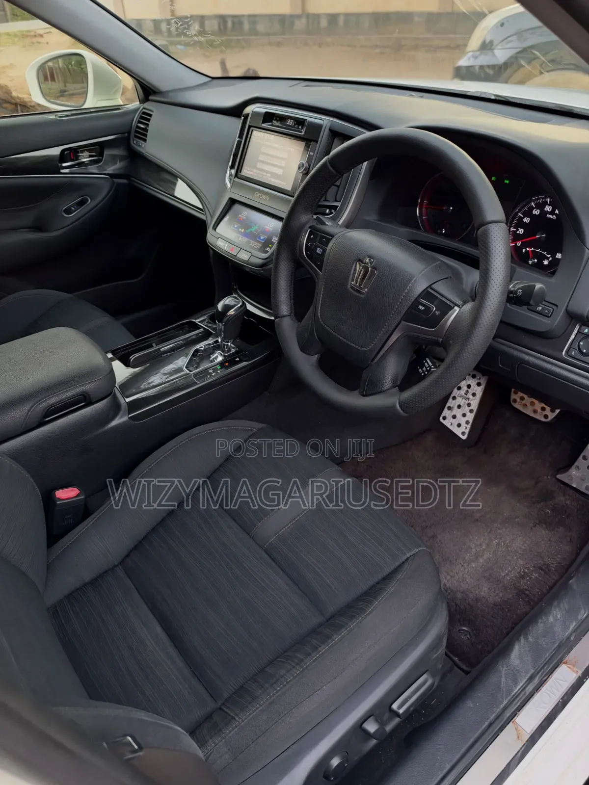 Toyota Crown 2015 Off white