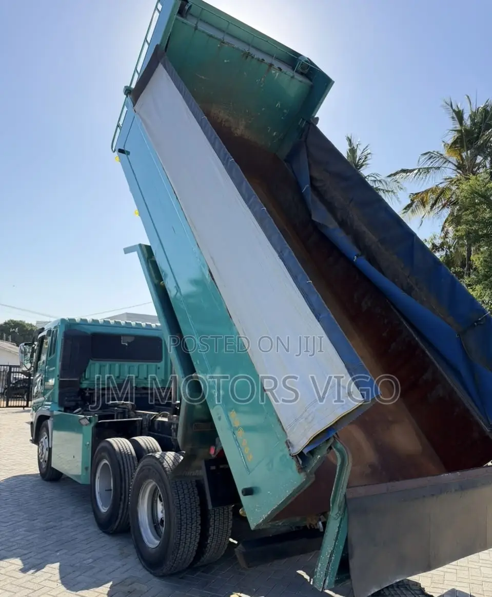 Mitsubishi Fuso Super Great Green