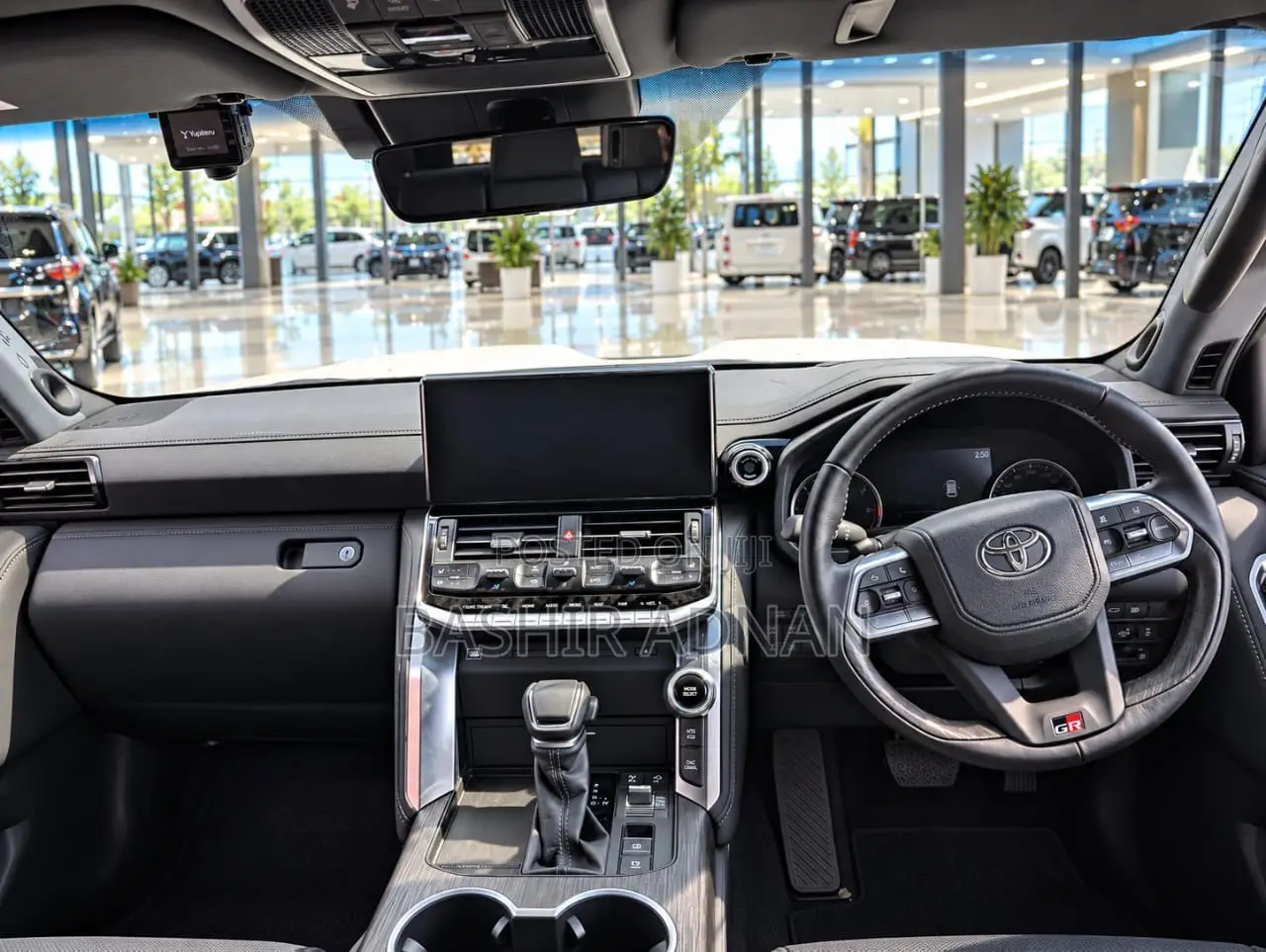 Toyota Land Cruiser LC300 2023 Pearl