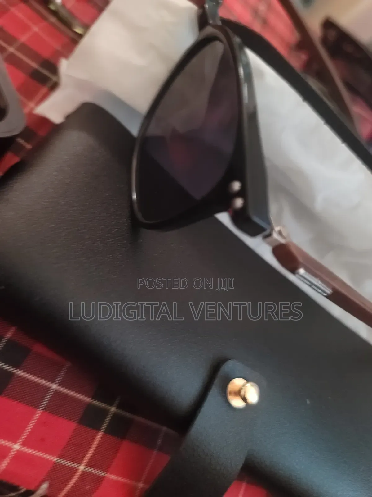 Vintage Sun Glasses + Cover & Cloth
