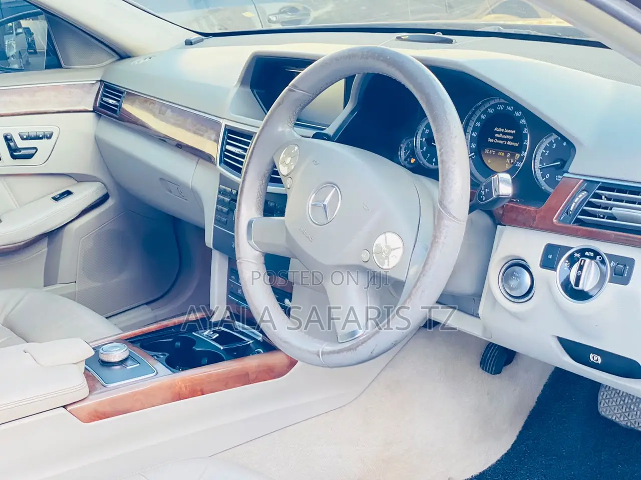 Mercedes-Benz E200 2012 Burgundy