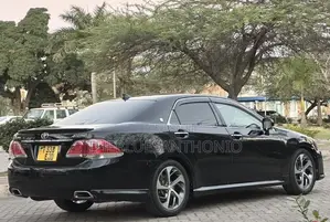 Toyota Crown 2011 Black