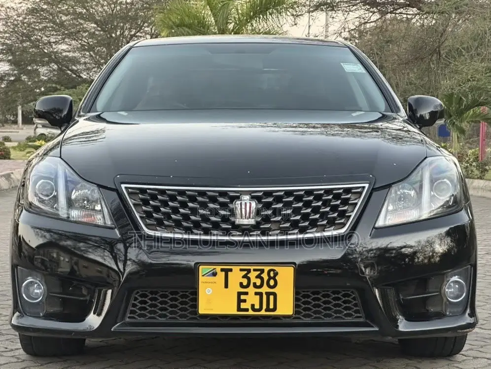 Toyota Crown 2011 Black
